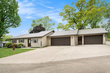 13495 N Hillside Drive, Syracuse, Indiana 46567, USA