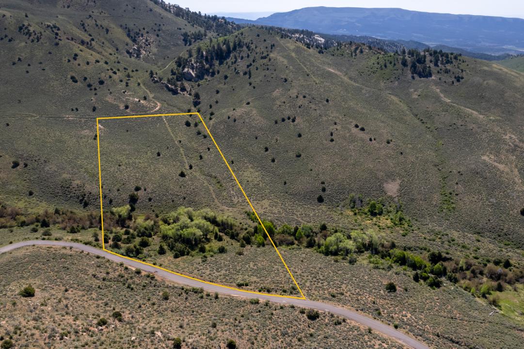 18500 N Paradise Park Road, Lapoint, Utah 84039, États-Unis