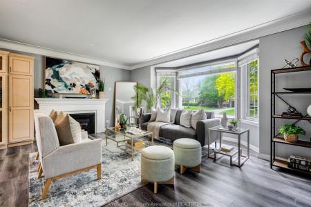 232 PATRICE DRIVE, Windsor, オンタリオ N8S 2R6, カナダ