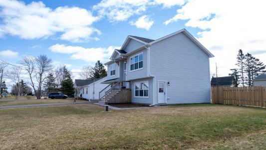 76 CHERYL CRESCENT, Warren Grove, Prince Edward Island C0A 1H5, Canada