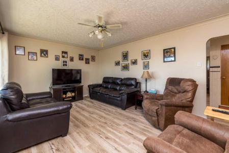 4813 46 STREET, Lloydminster, Saskatchewan S9V 0J6, Canada