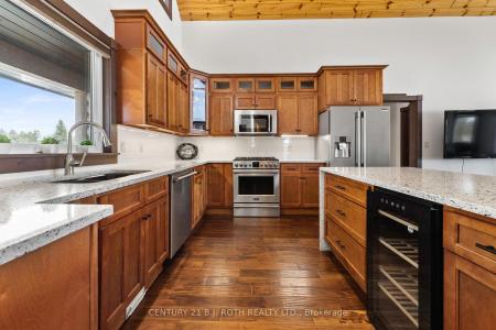 64 MCCORDS ROAD, Mckellar, Ontario P2A 0B5, Canada