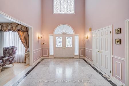 92 SPRINGBROOK DRIVE, Richmond Hill, Ontario L4B 3P9, Canada