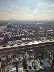 11 BOGERT AVENUE, Toronto, Ontario M2N 1K4, Canadá