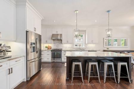 886 FOXCREEK ROAD, London North, أونتاريو N6G 0J9, كندا