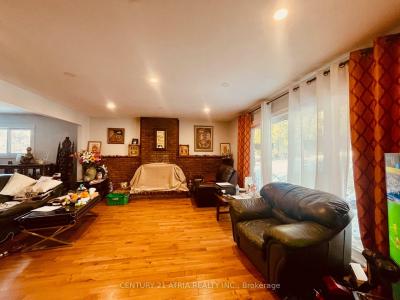 14178 YONGE STREET, Aurora, Ontario L4G 0P5, Canada