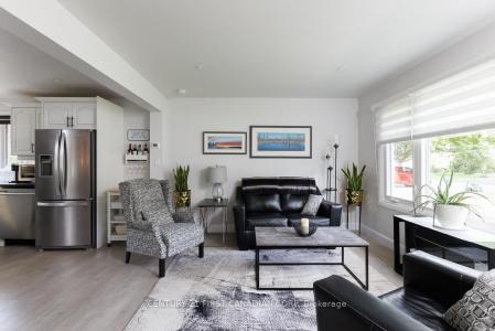 82 QUEENSTON CRESCENT, London East, Ontario N5W 1N6, CANADÁ