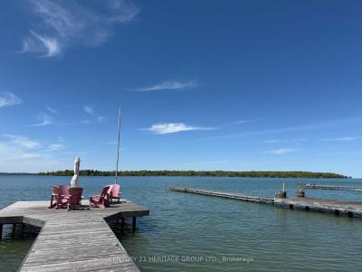 915 LAKE DRIVE N, Georgina, Ontario L4P 3E9, Canada