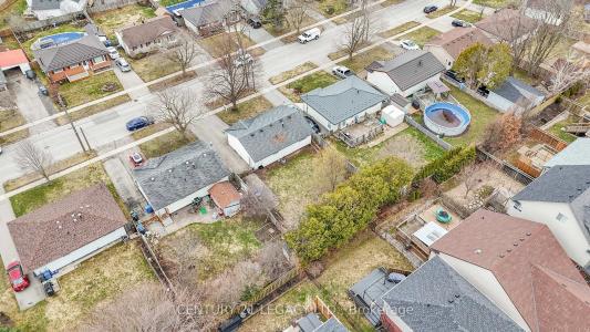 72 FERNDALE AVENUE, Guelph, أونتاريو N1E 1B5, كندا 
