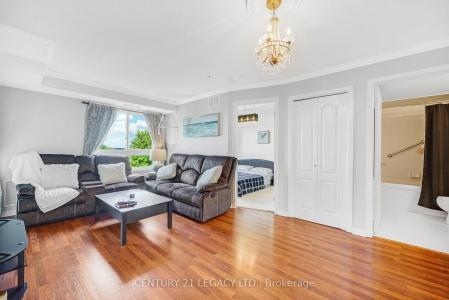 8 DAYSPRING CIRCLE, Brampton, Ontario L6P 2Z7, Canada