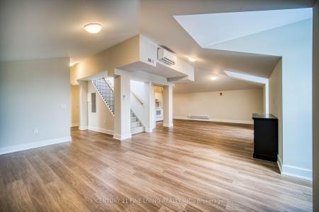 1614 RIDGE ROAD E, Oro-Medonte-, オンタリオ L0L 1T0, カナダ