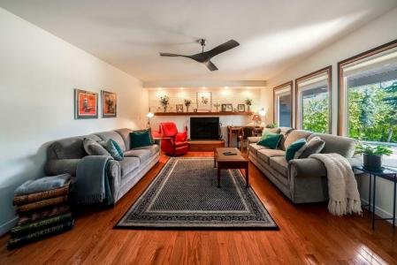 4444 50 STREET, Sylvan Lake, 앨버타주 T4S 1L6, 캐나다