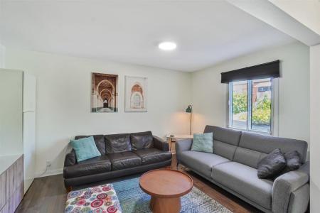 12031-12033 Av. Brunet, Montréal (Montréal-Nord), Quebec H1G 5G7, Canada