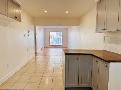 8632 Av. Bloomfield, Montréal (Villeray/Saint-Michel/Parc-Extension), Quebec H3N 2J3, Canada