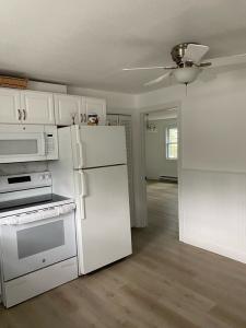 11 Chestnut St , 2, Dudley, Massachusetts 01571, USA