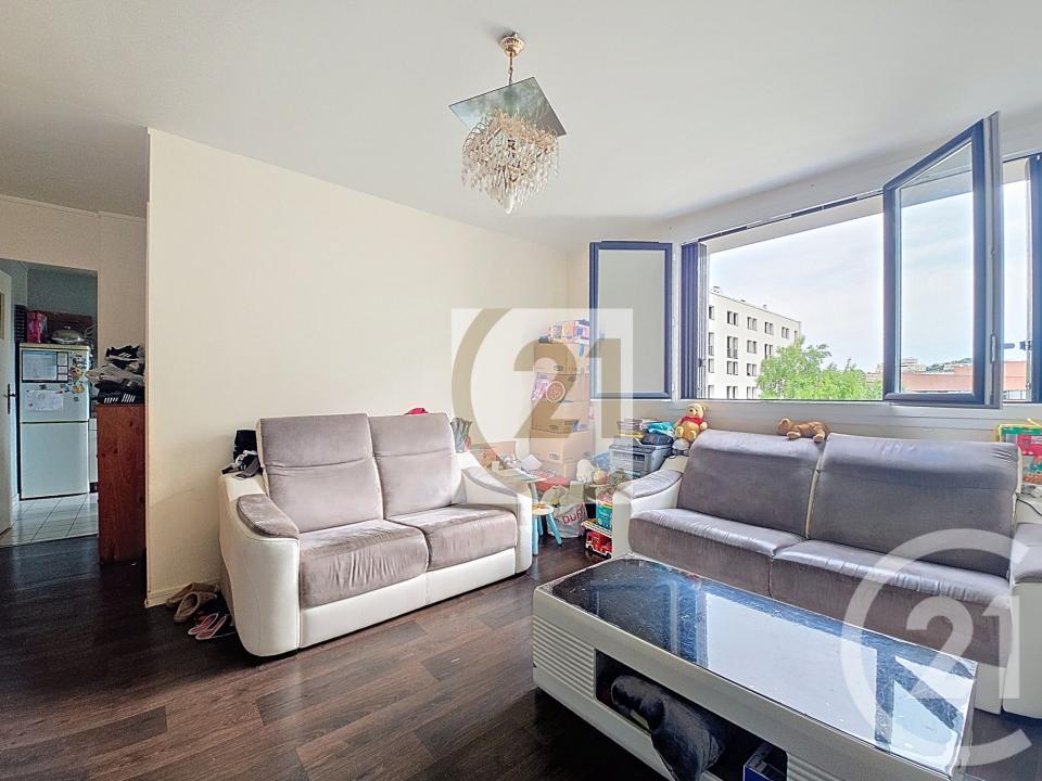 Ivry Sur Seine, Île-de-France 94200, Pháp