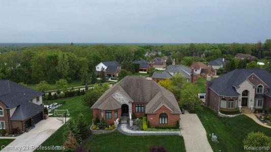 8814 PRESTWICK LN, וושינגטון, מישיגן 48095, ארצות הברית של אמריקה
