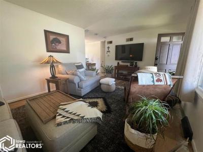 117 W. Van Weiss Blvd., West Burlington, Iowa 52655, États-Unis
