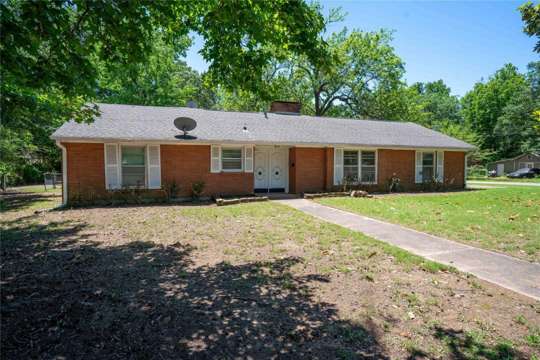2206 Culbertson, Paris, Texas 75460, États-Unis