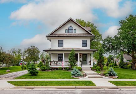 306 N 1st Avenue, Huxley, Iowa 50124