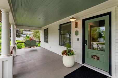 306 N 1st Avenue, Huxley, Iowa 50124