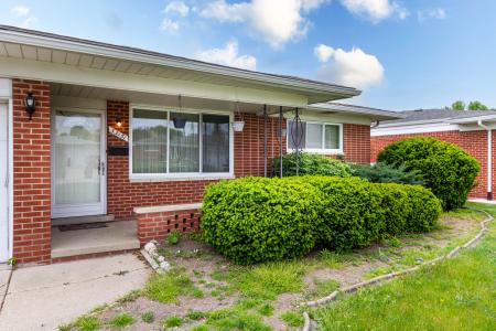 33151 Shelley Lynne Drive, Sterling Heights, Michigan 48312