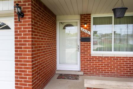 33151 Shelley Lynne Drive, Sterling Heights, Michigan 48312