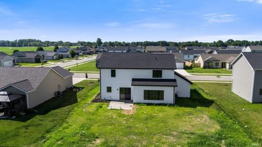 18303 Peregrine Drive, New Paris, Indiana 46553, Estados Unidos