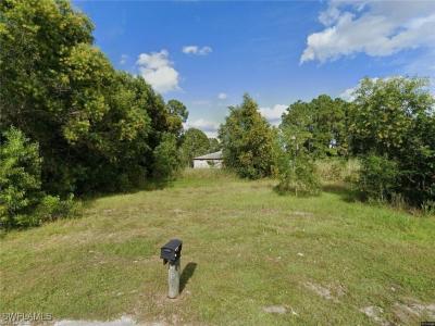 105/107 Jenna Avenue S, Lehigh Acres, Floride 33973, États-Unis