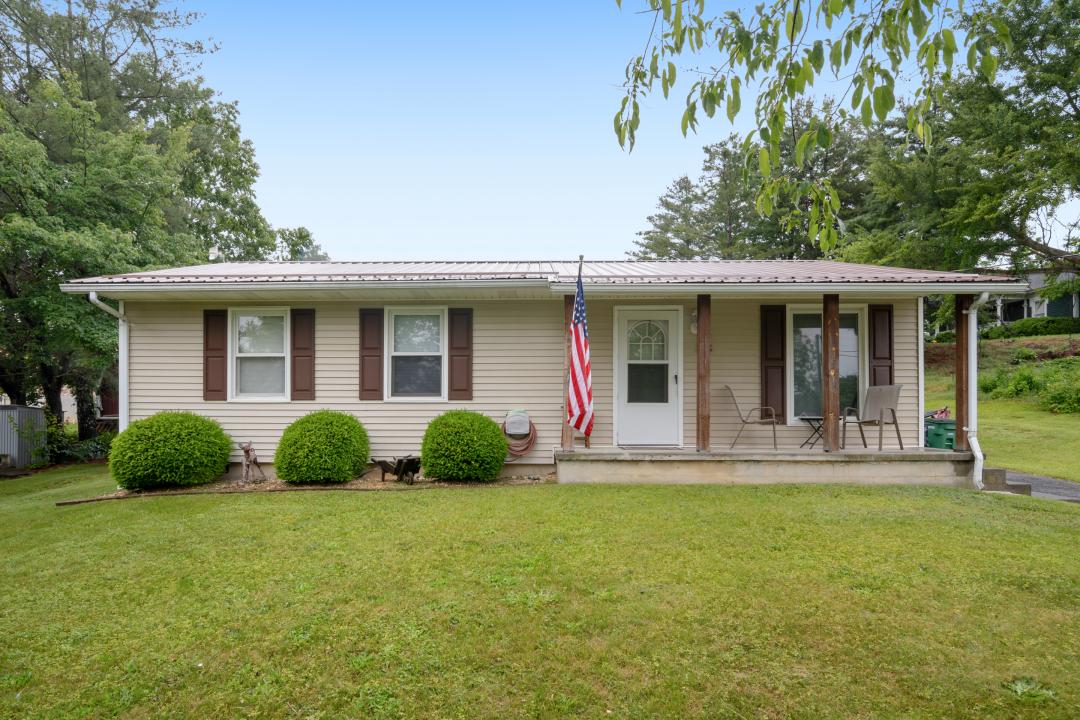 490 Sunnyside Lane, Christiansburg, Virginia 24073