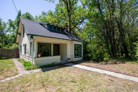 24850 East Lane, Covelo, Kaliforniya 95428, Amerika Birleşik Devletleri