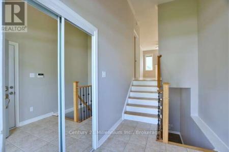 68 ORIOLE CRESCENT, Wasaga Beach, Ontario L9Z 1A9, Canada