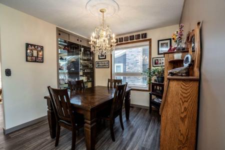 911 12 STREET SE, High River, Alberta T1V 1L2, Canada