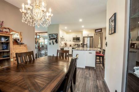 911 12 STREET SE, High River, Alberta T1V 1L2, Canada