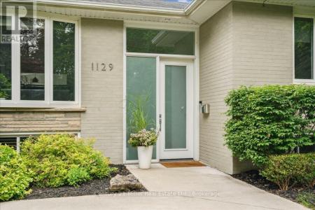 1129 SHAW STREET, Oakville (wo West), Ontario L6L 2S1, Canadá