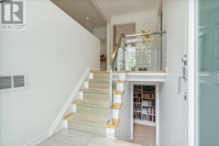1129 SHAW STREET, Oakville (wo West), Ontario L6L 2S1, Canadá