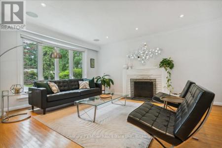 1129 SHAW STREET, Oakville (wo West), Ontario L6L 2S1, Canadá