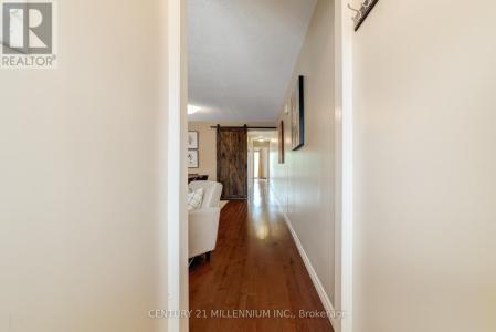568 DUFFERIN STREET, Toronto (little Portugal), Ontario M6K 2A9, Canadá