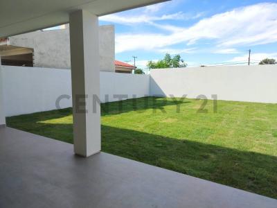 URBANIZACION AKUALAND GUAPAY, MZN.31 , Ciudadelas, Santa Cruz 00001, Bolívia