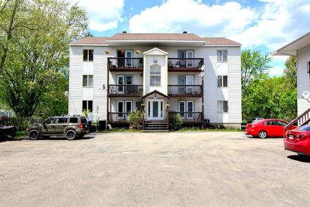 590  6e Rue E., Dégelis, Quebec G5T 1X9, Canada