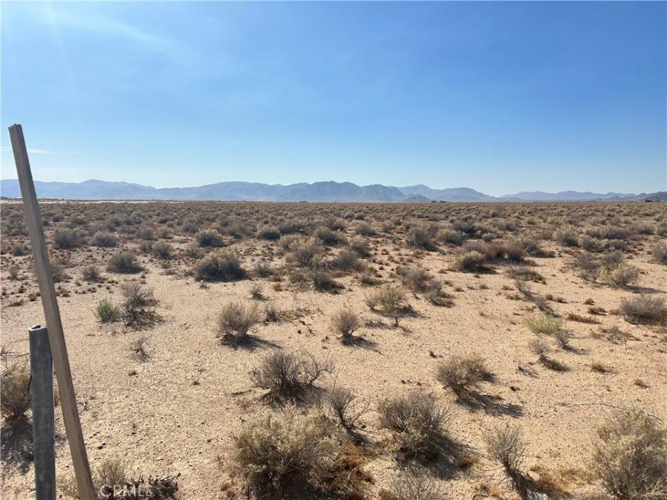 1 Cherokee Trail, Lucerne Valley, קליפורניה 92356, ארצות הברית של אמריקה