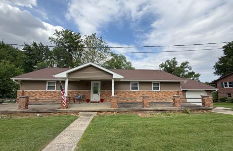2124 Lakeview Drive, Washington, Indiana 47501, USA