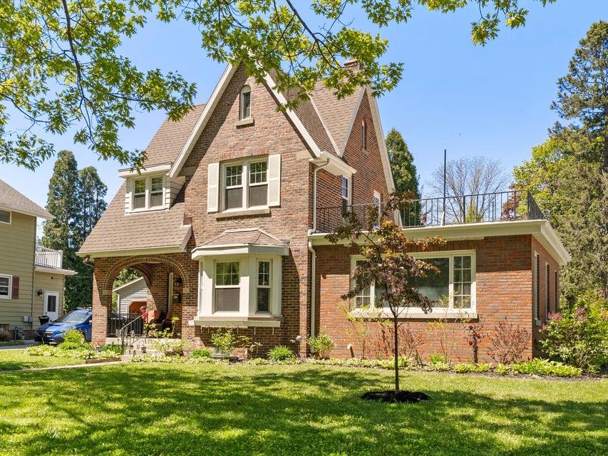 605 E. Riverside Dr., Kohler, Wisconsin 53044