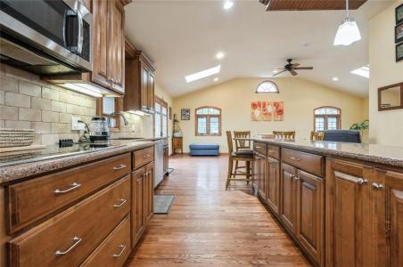 24 Garden Boulevard, Hicksville, New York 11801, Stati Uniti