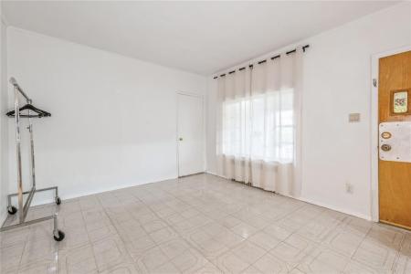 356 Oakley Avenue, Elmont, Нью-Йорк 11003, Соединенные Штаты