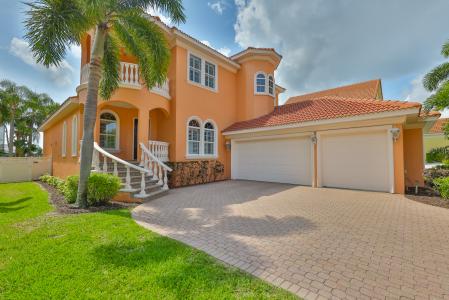 920 Symphony Isles Blvd, Apollo Beach, Florida 33572