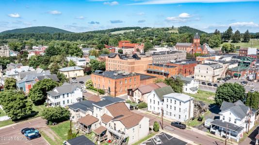 15-17 E 3rd Street, Bloomsburg, 宾夕法尼亚州 17815, 美国