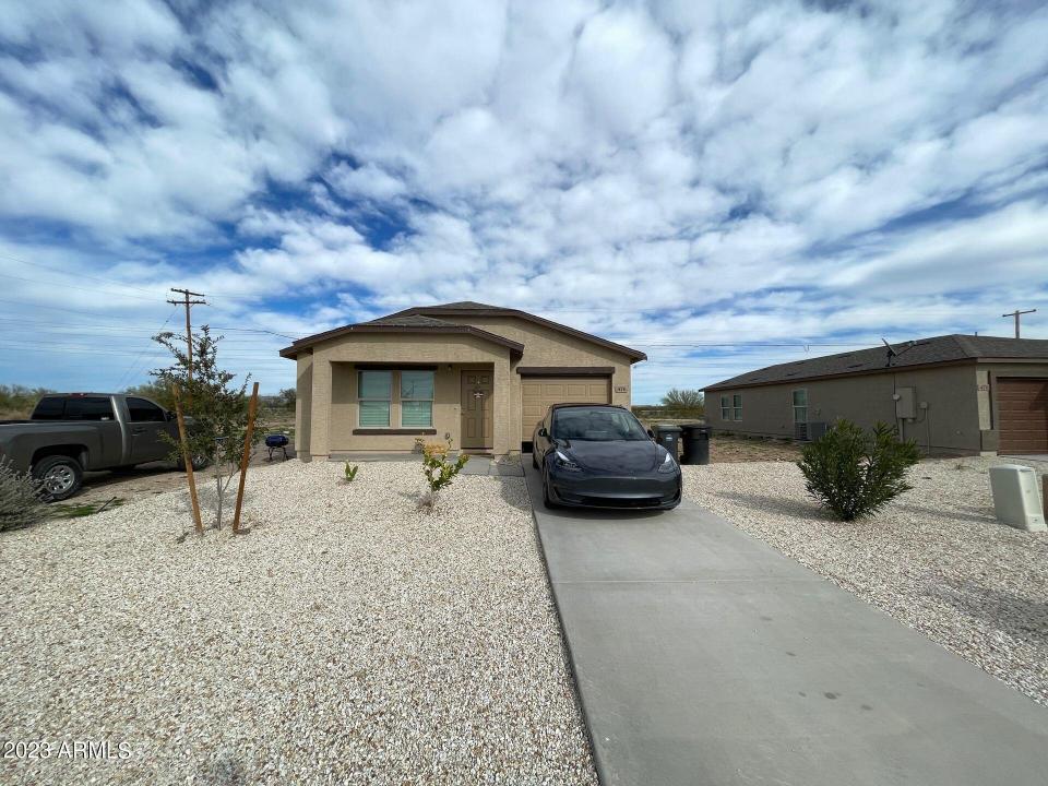476 W REIZEN Drive, Morristown, Arizona 85342