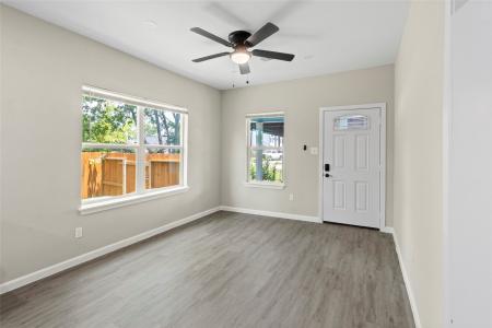 8402 Bassett Street, Houston, Texas 77051, Estados Unidos