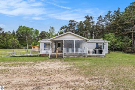 8890 W Cutcheon Road, Manton, ミシガン 49663, アメリカ合衆国